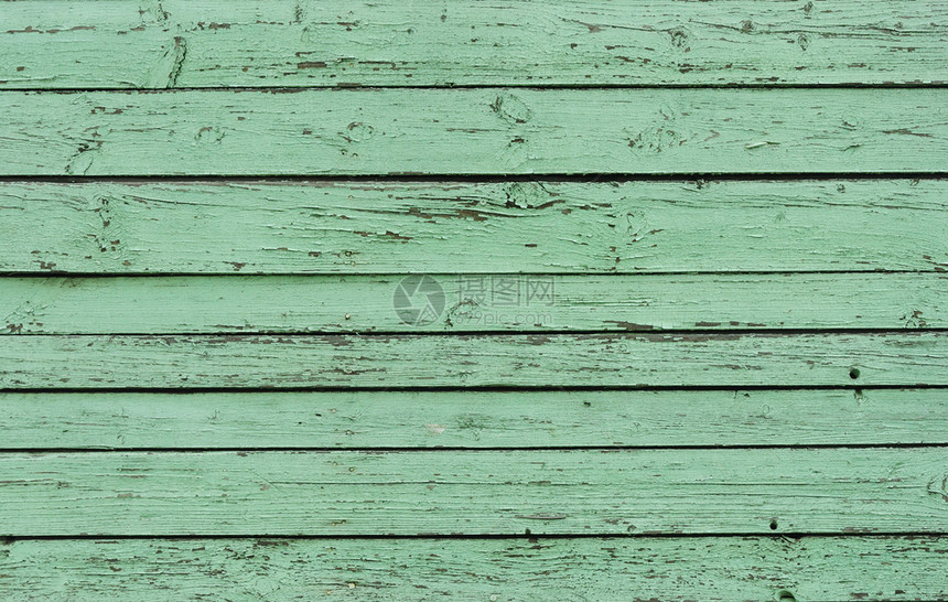 肮脏的带剥皮油漆旧绿木栅栏风化邋遢图片