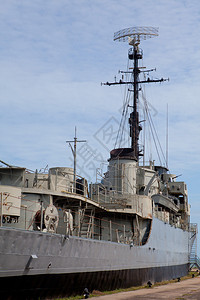 航海的旧蓝天老军舰战争运输图片