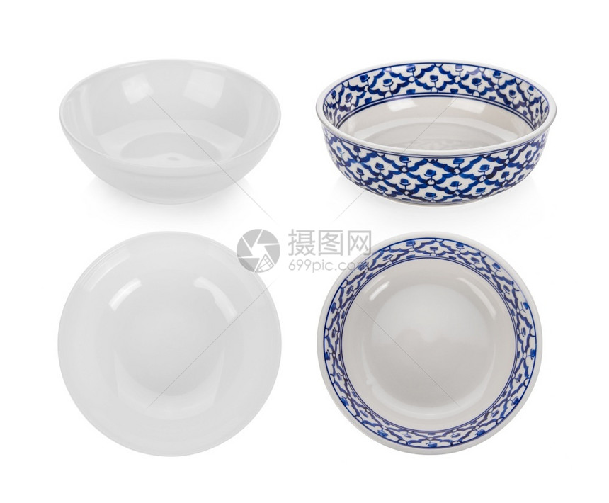 放传统的陶器白色背景一套旧陶瓷碗图片