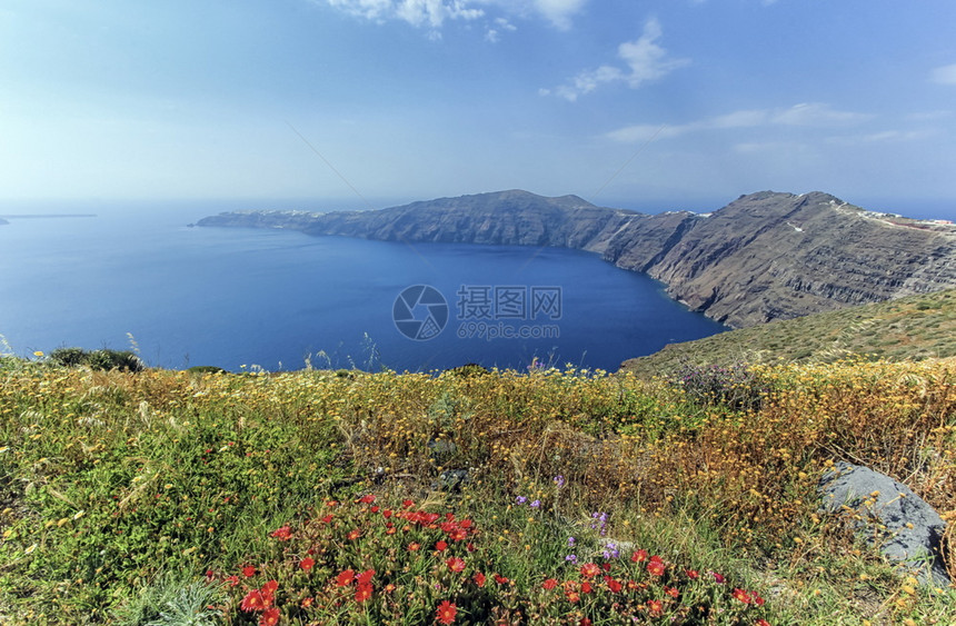 火山口欧洲在希腊圣托里尼岛北部的景色美丽一天水图片