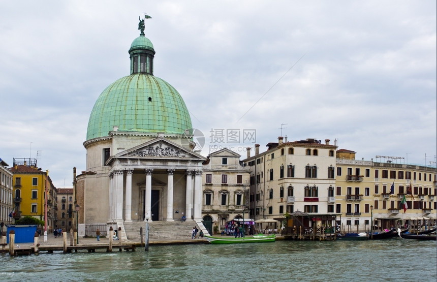 圆顶船信仰SanSimeonePiccolo教堂新古典建筑的一个例子意大利威尼斯运河各银行发图片