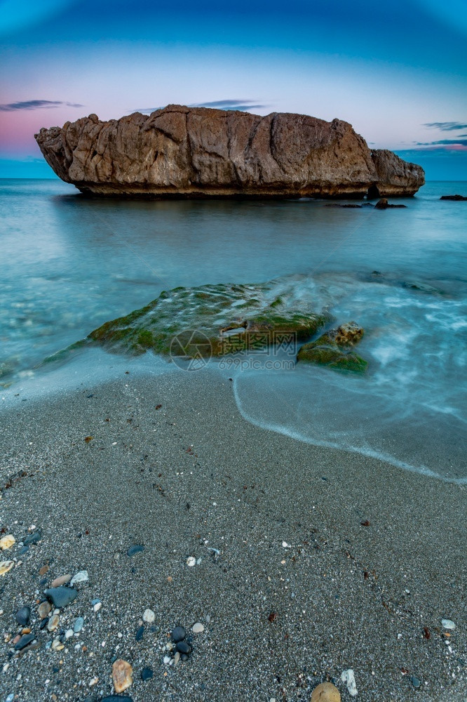 场景盐极好的PiedraPaloma海滩的美妙景色卡萨雷斯马拉加西班牙Piedra海滩西班牙图片