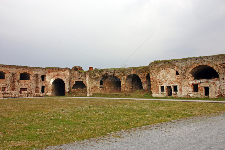 克罗地亚斯拉万基布罗德堡垒BrodBrod建于18世纪以防御奥斯曼帝国克罗地亚语建筑学图片