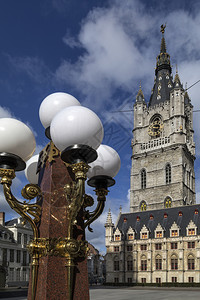 1313旅行在比利时根特的贝尔夫里根特的91米贝利是三座中世纪高塔之一它俯视古城中心的根特老另外两座是圣巴沃大教堂和尼古拉会科文组织世界背景