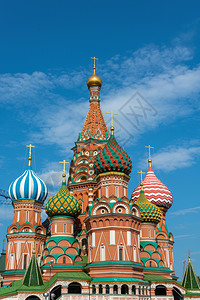 圆顶俄罗斯莫科圣巴西尔大教堂多彩塔对抗阴云的天空建造图片
