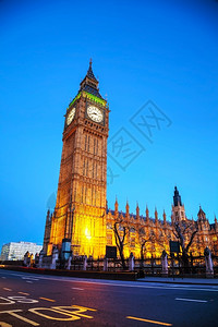 旅游钟ElizabethClock塔英国伦敦晚上威斯敏特图片