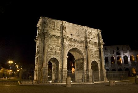 著名的胜利拱门在夜晚站罗马大殿旁边的夜幕下旅行黄酮建造背景图片