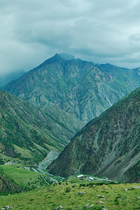 米尔谷太阿舒高速公路美丽的TooAshuuPassOshBishkekroad3150m吉尔斯坦背景