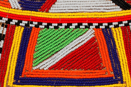 工艺时髦肯尼亚马赛部落用作装饰品的多彩非洲珠子背景图仪式图片