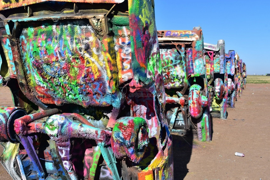 艺术品卡迪拉克牧场配有彩色喷雾漆汽车米歇尔哈德逊图片