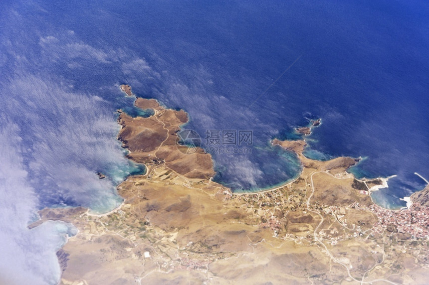 希腊群岛的空中形象景观山航空图片