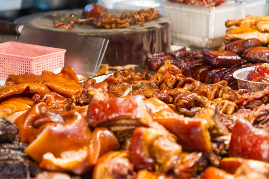 在北传统市场上的街头食品台北著名的鸡亚洲图片