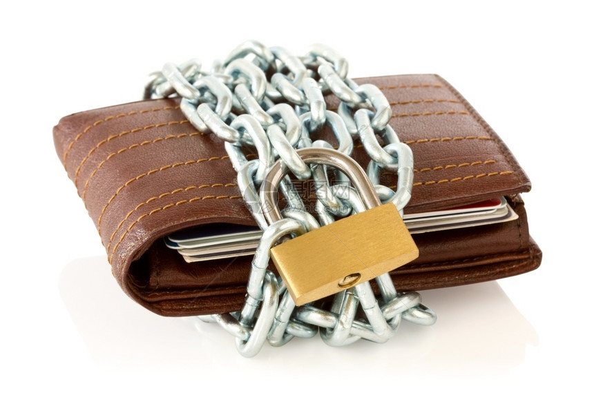 安全链式将钱包锁在白色背景的挂锁链中使用权图片