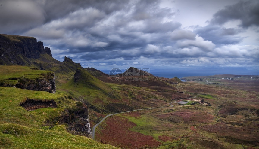 红色的十月丘陵热带半岛东北海岸斯凯岛内赫布里迪斯岛苏格兰联合王国欧洲和苏格兰的千里春雨和风向北偏僻之夜图片