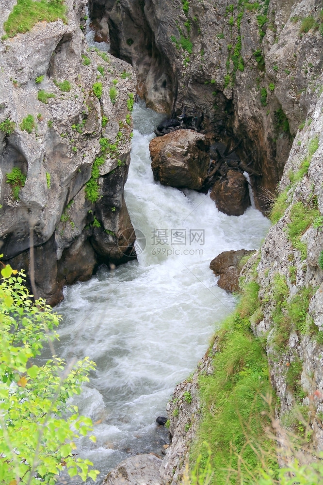 空的俄罗斯夏季高加索山脉河流相片照景观图片