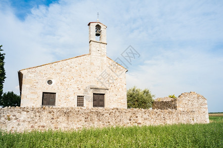 纳达林历史献给意大利北部圣母玛亚的十三世纪小教堂北意大利镇图片