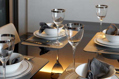 食物放室内设计家用晚餐桌布置一顿饭图片