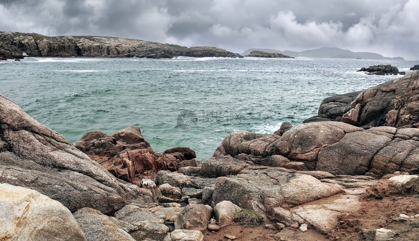 克鲁特岛爱尔兰克鲁特岛是爱尔兰Donegal县Rosses地区一个有人居住的小岛美丽一种岩石图片