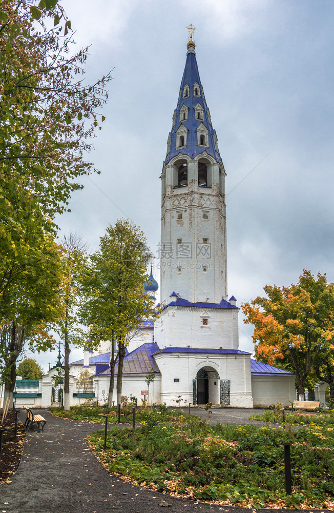 建造174年在俄罗斯Ivanovo地区的Palekh举行圣十字教堂和钟塔天正统图片