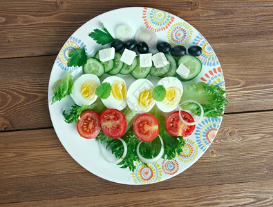 一盘蔬菜切片沙拉图片