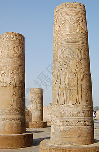 埃及考姆翁布神庙的鳄鱼索贝克和哈尔女神结石翁博建筑学图片