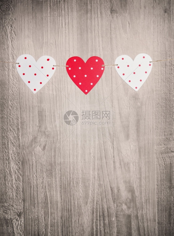 纤维三个情人节心以古老木背景作为情人节的象征乡村图片