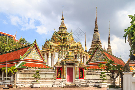 泰国曼谷WatPho的Stupas宝笏佛教图片