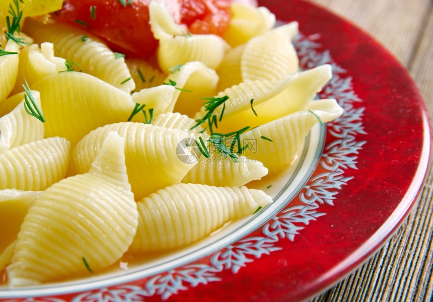 阿比辛硬面条加咸菜蔬意大利语盘子新鲜的图片