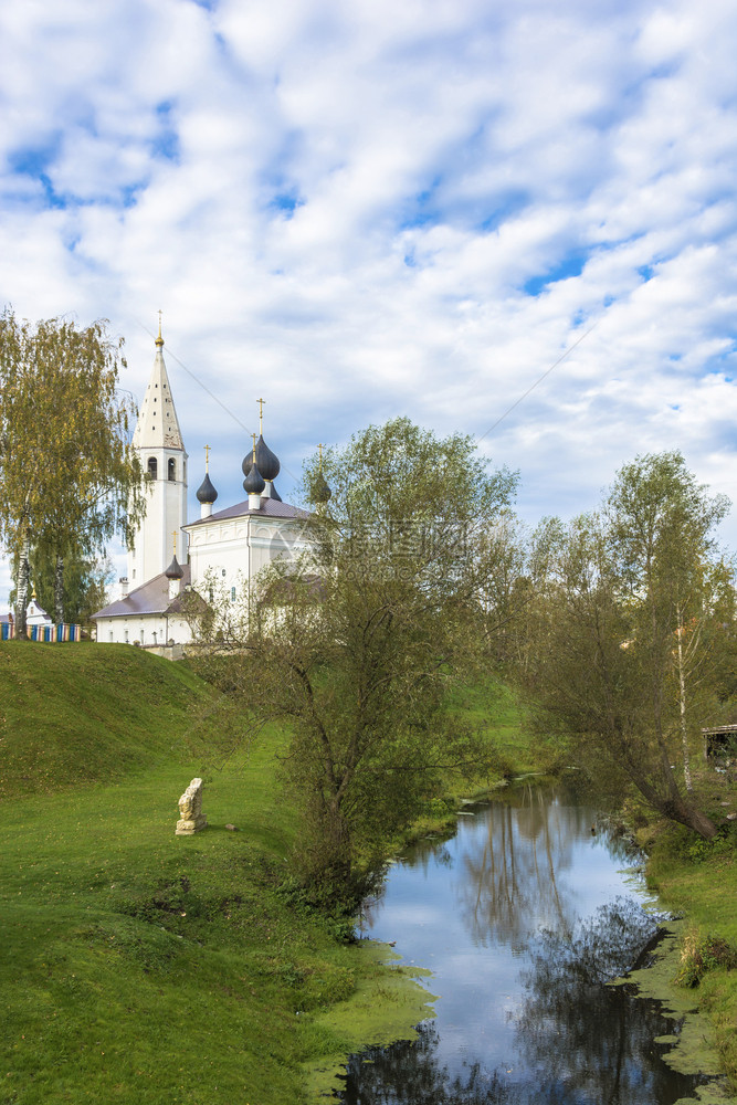 景观俄罗斯亚拉夫尔地区Vyatkoye村基督降世东正教白色石堂雅罗斯拉夫尔区诞生老的图片