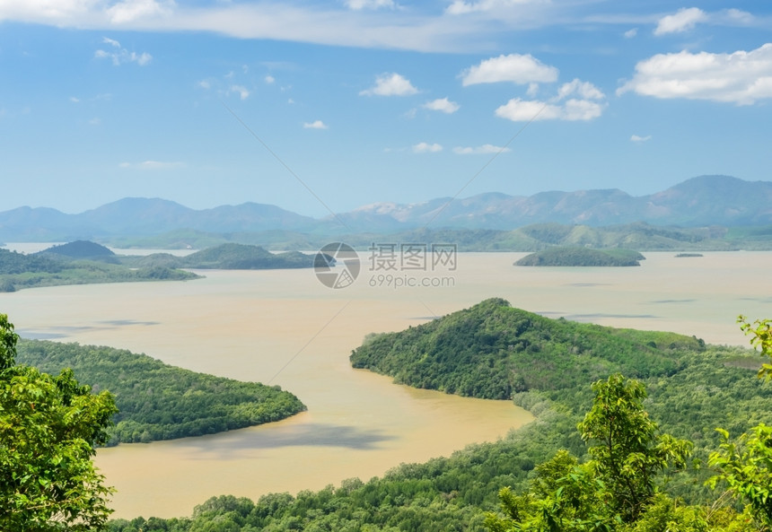 自然景观天克拉布里河与泰国农山的空中视图图片