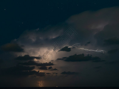 戏剧夜间暴风雨电动部队地中海自然图片