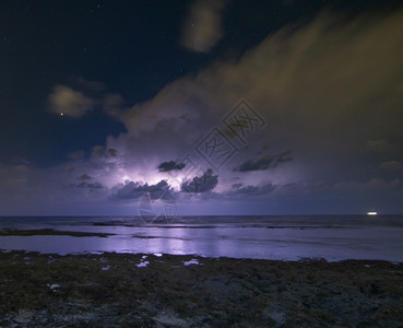 地中海夜间暴风雨电动部队力量海景图片