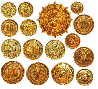 罗杰越过宝藏独存的金硬币和带有头骨十字骸的金质奖章图片