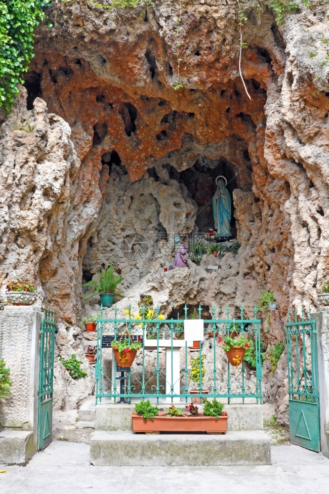 圣母玛利亚的果实石窟祈祷象征图片