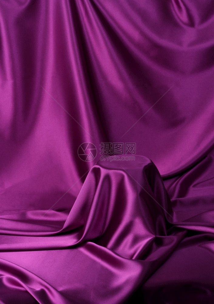 丝滑礼物藏有秘密的东西隐藏在边丝绸布织物下隐蔽的面纱覆盖图片
