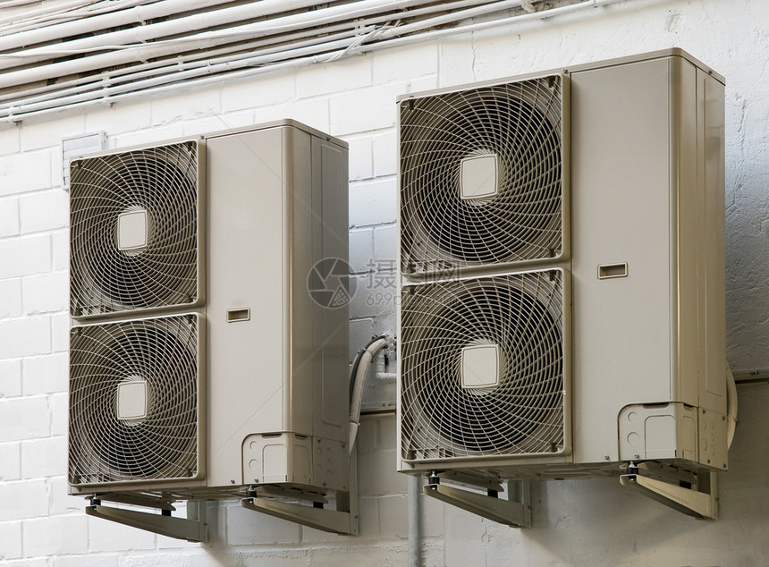 经济工业墙上空调机的温室工业的图片