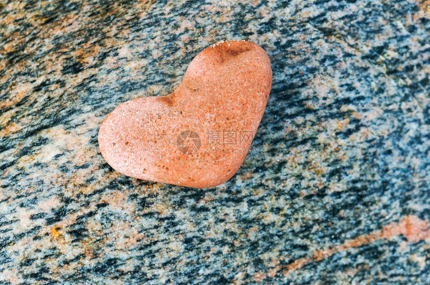 红色的心形海石形海温泉浪漫图片