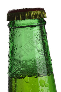 冷绿色啤酒瓶顶端加凝结的闪光宏图像贮藏啤酒液体麦图片