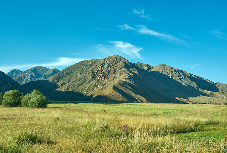 美丽的丝绸吉尔斯坦西部贾拉勒阿巴德地区山高原自然图片
