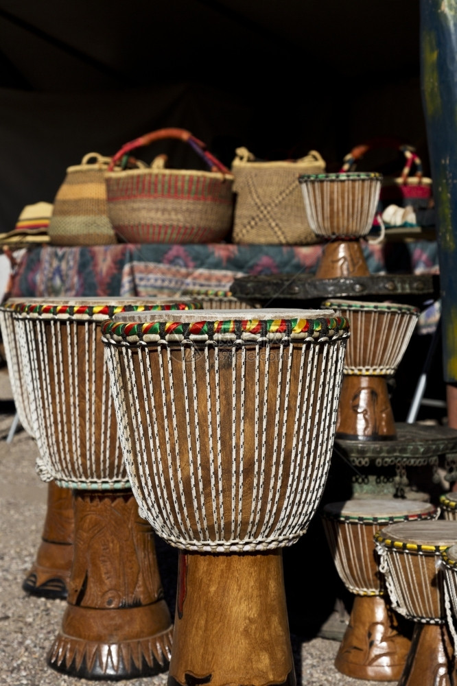 名胜市场编织非洲艺术村市手工品每年在TucsonGem矿产和化石展图片