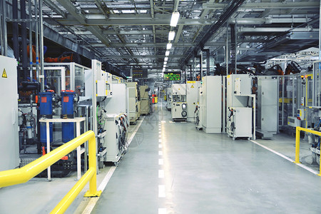 行业内部的车工厂装有计算机和器人的工业内地图片