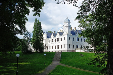 建造爱沙尼亚东部的城堡阿拉特斯基维绿色结石图片