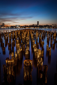 丰富多彩的天空纽约哈德逊日落在码头风景处纽约哈德逊日落在码头黄昏图片