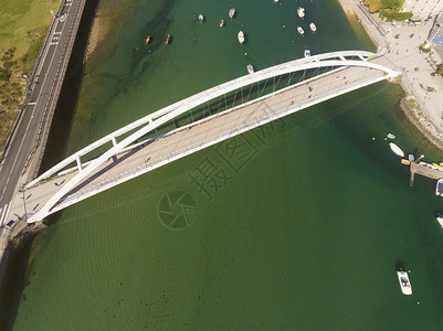 派斯现代的西班牙巴斯克州比兹卡亚普伦齐桥船图片