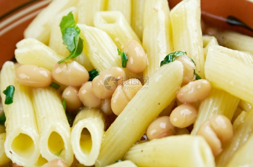 蔬菜豆勺子意大利传统无肉菜食图片