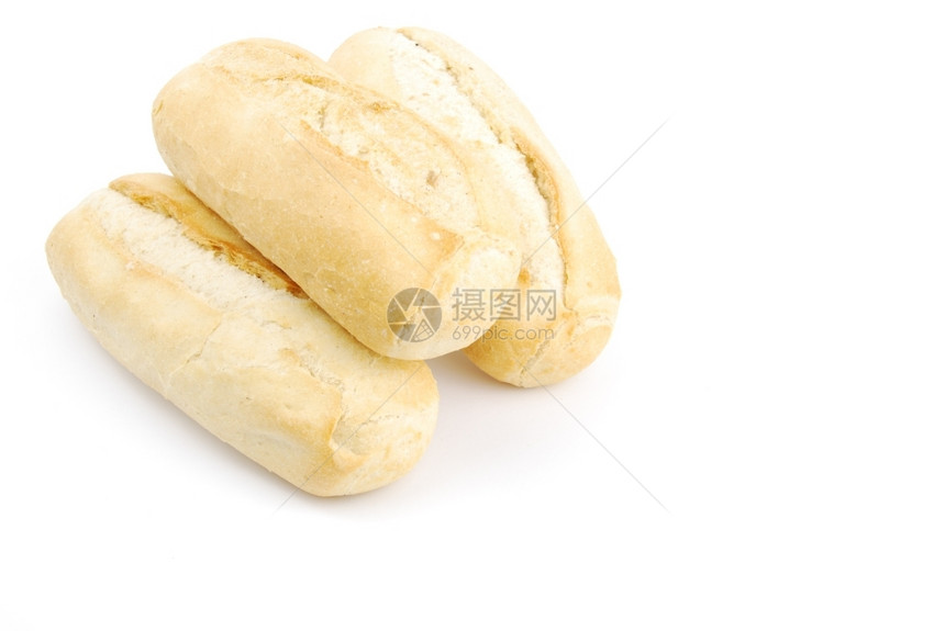 美味的3个新鲜和烤白色小麦面包白底孤立于棕色的新鲜图片