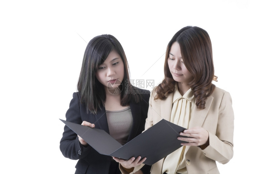 日本人沟通两位现任的亚洲女商人讨论情况简介女士图片
