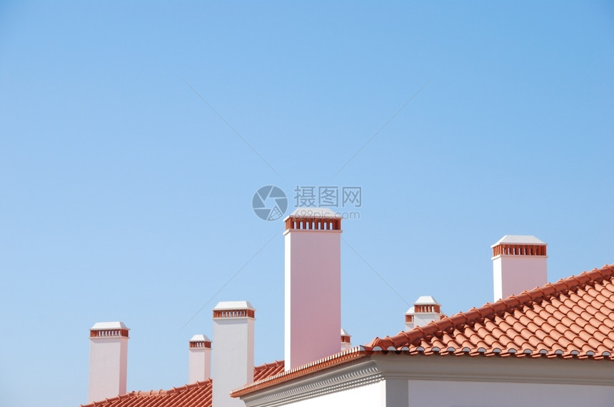 房顶的瓦片漂亮背景建筑有很多烟囱的壁炉屋公寓图片