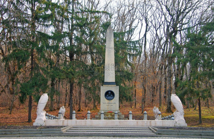 俄语米哈伊尔雷蒙托夫在俄罗斯联邦Pyatigorsk的决斗之地纪念碑结石图片