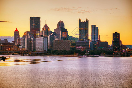 早晨匹兹堡市风景和俄亥河清晨区城市景观图片